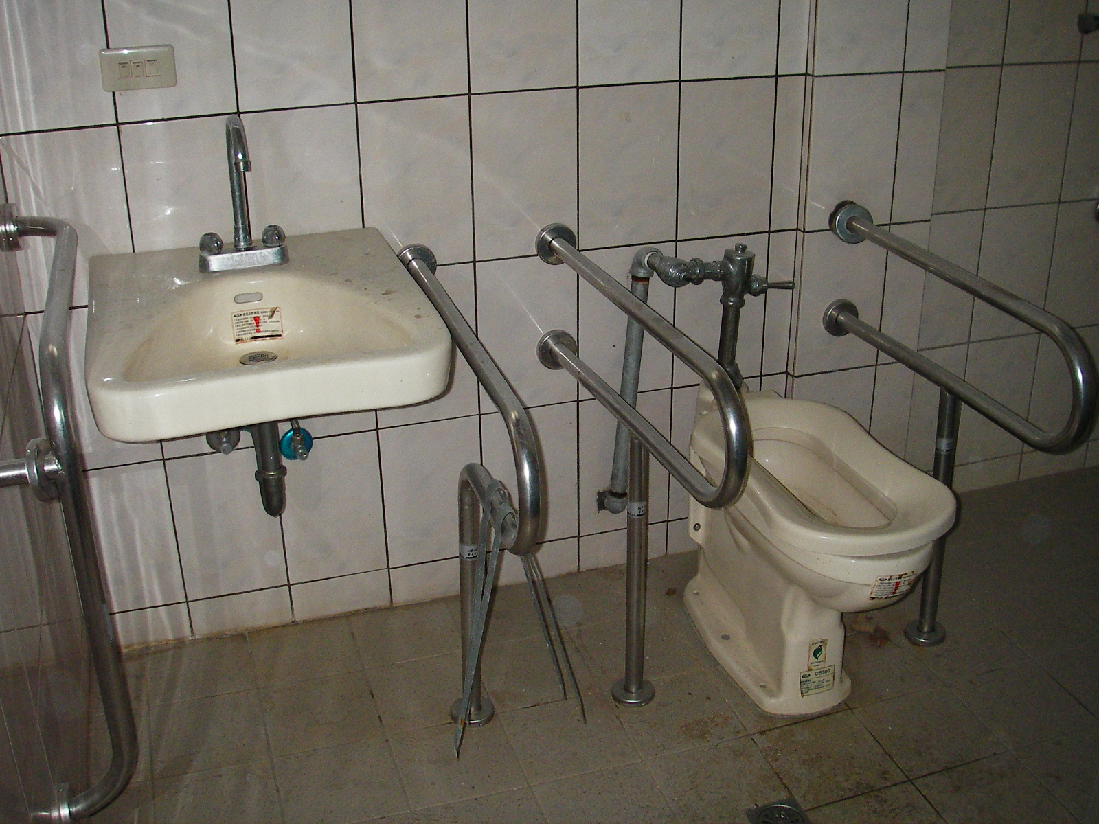 ��F�j�Ӥ@�ӡB�|�ӡB���ʤ��ߤ@�Ӥδ�a��(�k�k�Z���U���@��)